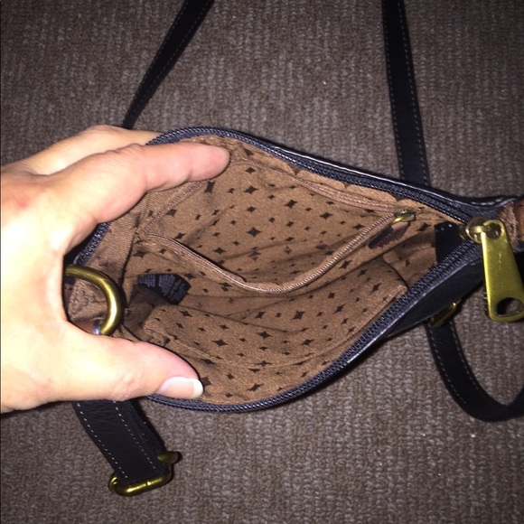 FOSSIL BLACK CROSSBODY - Picture 3 of 3
